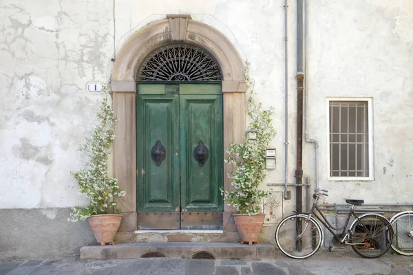 Detalle Puerta Residencial Ciudad Medieval Lucca Toscana Italia —  Fotos de Stock