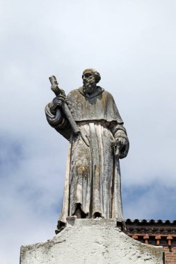 Mübarek Giovanni Bono, heykel Mantua katedralin cephesinde Saint Peter, Mantua, İtalya için adanmış. 