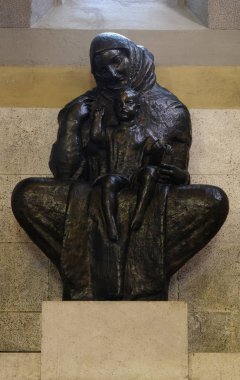 Bebek İsa heykelini Ivan Mestrovic, Zagreb, Hırvatistan'daki St. Mark Kilisesi ile Meryem Ana 