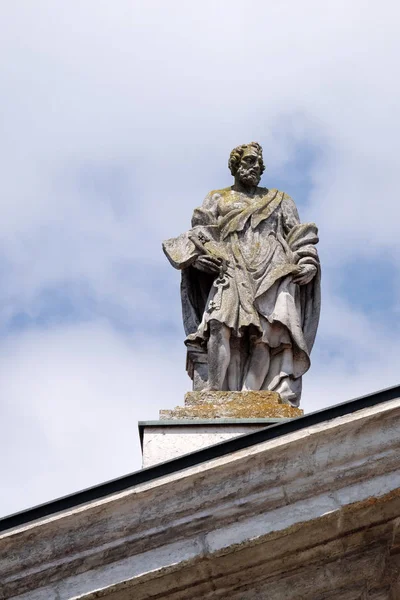 Svatý Petr Apoštol Sochy Fasádě Katedrály Mantua Věnuje Svatého Petra — Stock fotografie