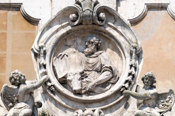 Saint Luke Evangelist Statue Facade Mantua Cathedral Dedicated Saint Peter — Stock Photo, Image