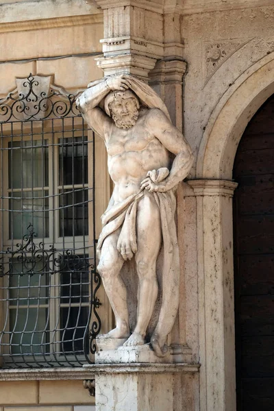 Estatua Hércules Entrada Del Palazzo Vescovile Palacio Los Obispos Del — Foto de Stock