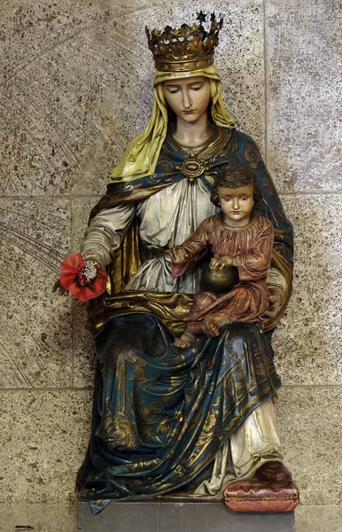 Діви Марії Дитиною Ісусом Статуя Церкві Святого Марка Загребі Хорватія — стокове фото