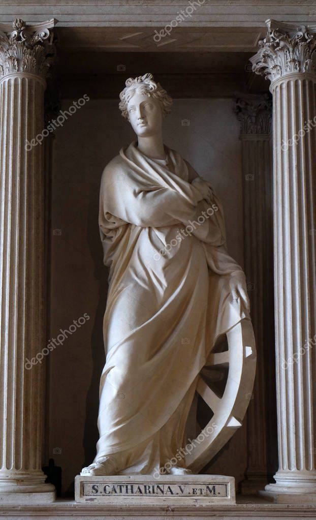 Estatua de Santa Catalina de Alejandría en la Catedral de Mantua