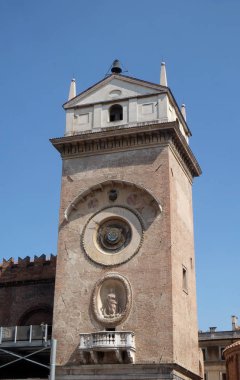 Saat Kulesi, Palace of Reason (Palazzo della Ragione Torre dell'Orologio ile) Mantua, İtalya 