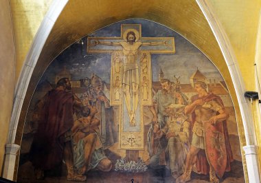 İsa'nın çarmıha gerilmiş, misyonerleri ve azizler Fabian, Sebastian, Florian, Roch ve mübarek Augustine Kayotic, Zagreb, Hırvatistan St. Mark Kilisesi fresco 
