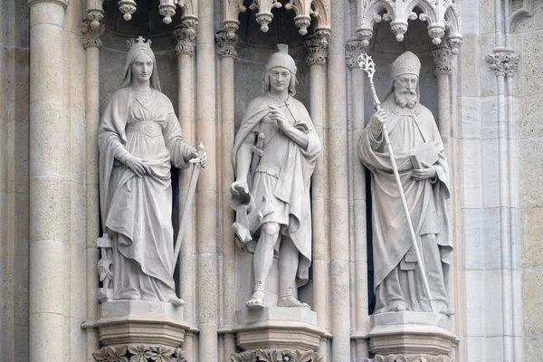 Estátua Dos Santos Catarina Floriana Cirilo Portal Catedral Zagreb Dedicado — Fotografia de Stock