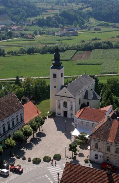 圣洁十字架的教区教堂在 Zacretje 克罗地亚 — 图库照片