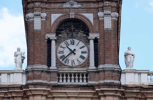 Clock Tower Dóžecí Palác Teď Italské Vojenské Akademie Modena Itálie — Stock fotografie