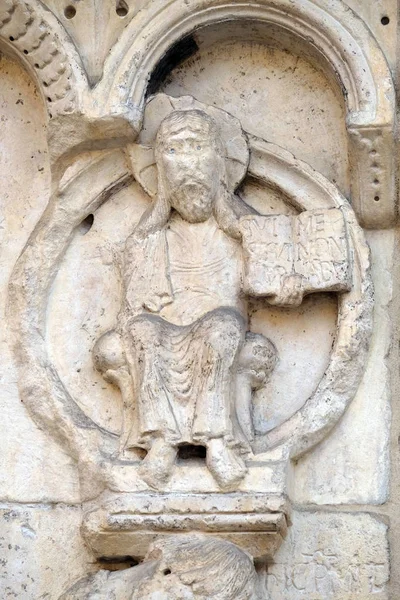 板块与故事从创世纪 关于亚伯和该隐的故事 父亲的上帝 救济由威利格莫 摩德纳大教堂 意大利 — 图库照片