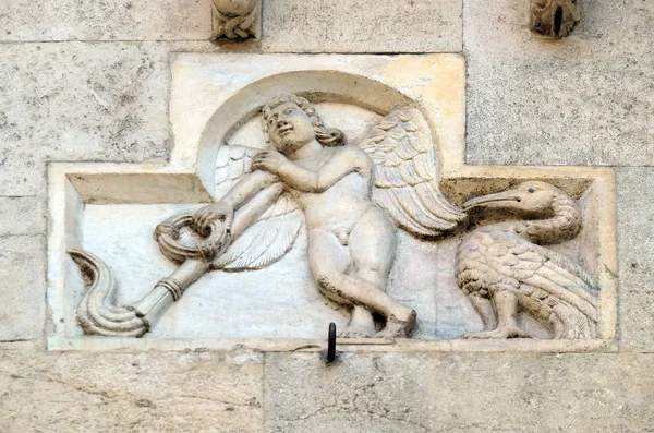 Genio Funerario Upside Torch 1099 Relief Wiligelmo Modena Cathedral Italy — Stock Photo, Image
