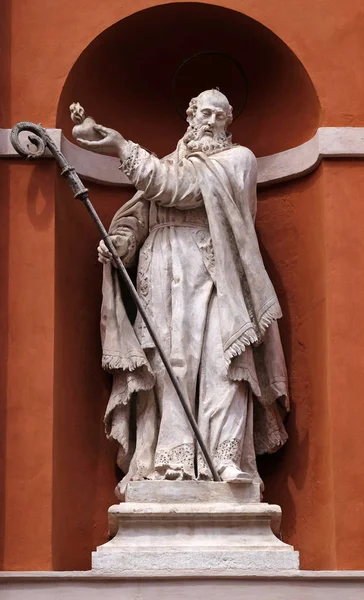 Statue Saint Barnabé Sur Portail Église Saint Barbabas Italie — Photo