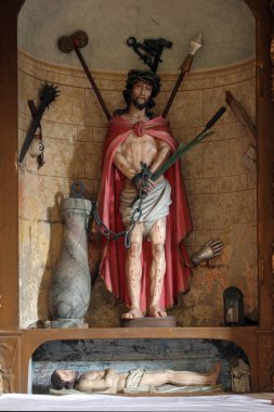 İsa, bağlı, heykel Marija na bucak varsayım kilisenin sunak üzerinde Muri, Hırvatistan 