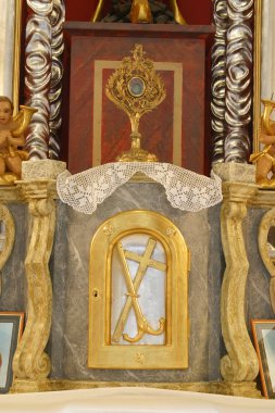 Şapel Saint Vitus Komor Zacretski, Hırvatistan'ın sunak üzerinde çadır 