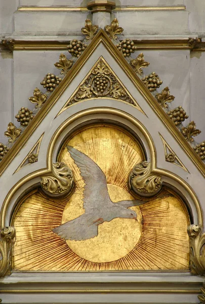 Duch Święty Ptak Ołtarz Święty Hieronim Zagrzebiu Katedralna Wniebowzięcia Najświętszej — Zdjęcie stockowe