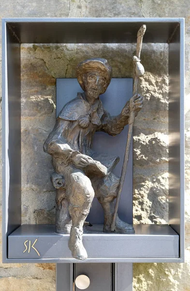 Statua Dei Pellegrini Santiago Compostela Sieger Koder Davanti Alla Chiesa — Foto Stock