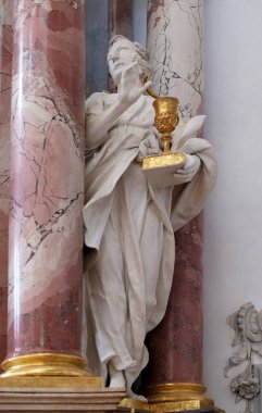 Saint John Evangelist heykel Benedictine Manastırı Kilisesi Amorbach, Almanya'da sunak üzerinde 