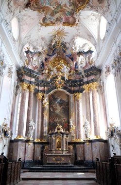 Franconia, Bavyera, Almanya'Amorbach Benedictine Manastırı kilisede ana sunak 