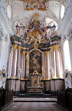 Franconia, Bavyera, Almanya'Amorbach Benedictine Manastırı kilisede ana sunak 