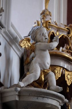 Melek heykeli Bavaria, Almanya için alt Franconia Miltenberg ilçe Amorbach Benedictine Manastırı kilisede 