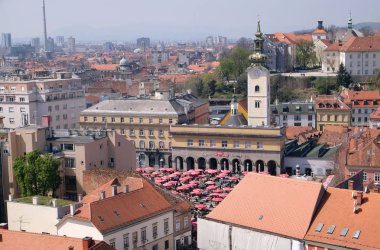 Zagrep adanmış Meryem Varsayım ve krallar Saint Stephen ve Saint Ladislaus Zagreb Katedrali Kuleden görünüm 