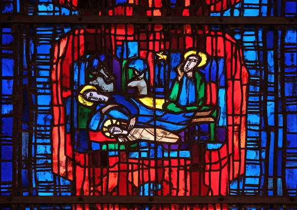 ステンド グラスの窓で 教区の聖シュテファン教会 ドイツの Wasseralfingen — ストック写真
