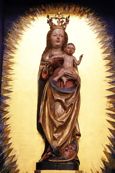 Posąg Najświętszej Maryi Panny Parafii Kościoła Świętego Stefana Wasseralfingen Niemcy — Zdjęcie stockowe