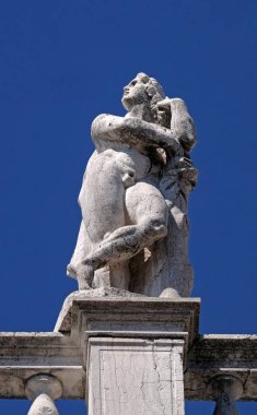 Milli Kütüphane, St Mark's Biblioteca Marciana, Venedik, İtalya, Unesco Dünya Mirası üstündeki heykel