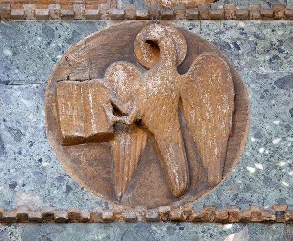 Symbol Des Heiligen Johannes Der Evangelisten Fassadendetail Der Basilika Des — Stockfoto