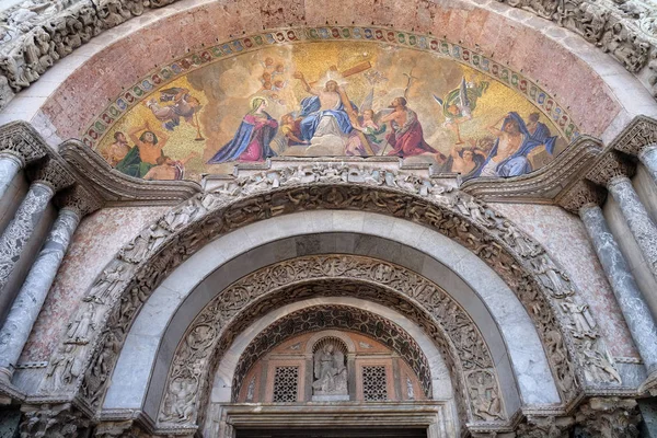 Kristus Slávě Opěra Větší Oblouk Fasáda Baziliky San Marco Rialto — Stock fotografie
