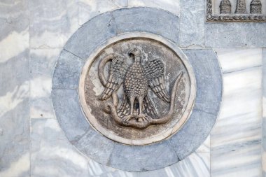 Tavus kuşu, dünya, bu dünya ve sonraki, Bizans bas kabartma, St Mark'ın, Piazza San Marco, Venedik, İtalya, Unesco Dünya Mirası Bazilikası duvarına arasında geçiş işareti sembolü ölümsüzlük manşonları