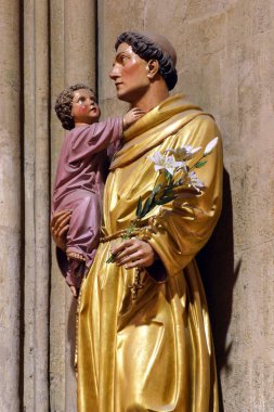 Aziz Anthony Padua holding bebek İsa, Meryem Varsayım adanmış Zagreb Katedrali heykeli 