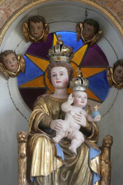 Bebek İsa, Meryem Ana Svetice, Hırvatistan için kilise Doğum Ana sunak üzerinde heykeli ile Meryem Ana 