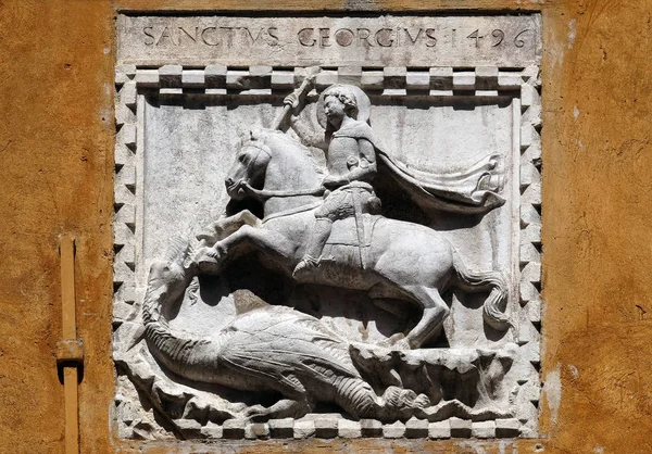 Saint George Slaying Dragon Relief House Facade Venice Italy — Stock Photo, Image