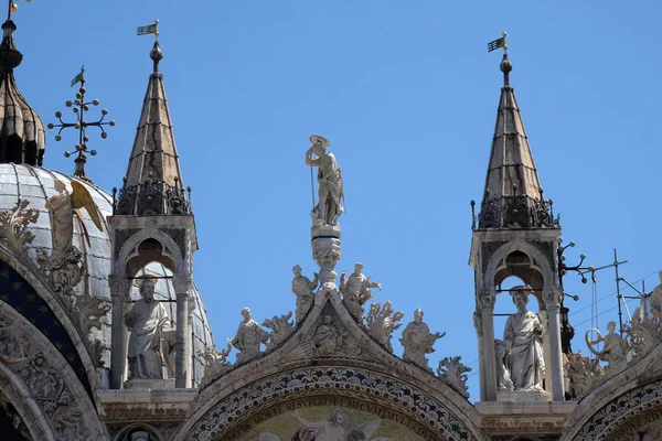 Standbeeld Van Saint Detail Van Gevel Van San Marco Basiliek — Stockfoto