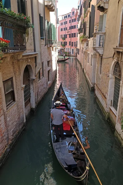 Вид Один Мало Канали Гондоли Історичних Будівель Венеції Травня 2017 — стокове фото