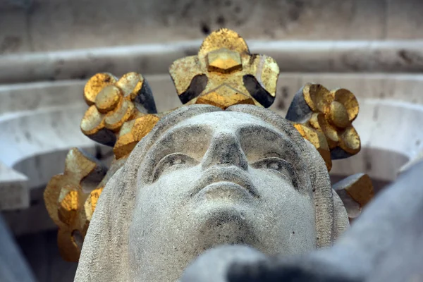 Estatua Virgen María Portal Catedral Zagreb Dedicada Asunción María —  Fotos de Stock