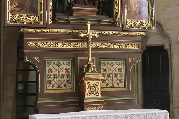 Cruz Sobre Altar Los Santos Esteban Ladislao Esmerico Catedral Zagreb — Foto de Stock