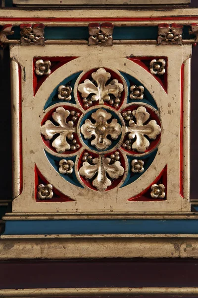 Dekoration Auf Dem Altar Der Heiligen Stiefmütterchen Ladislaus Und Emerius — Stockfoto