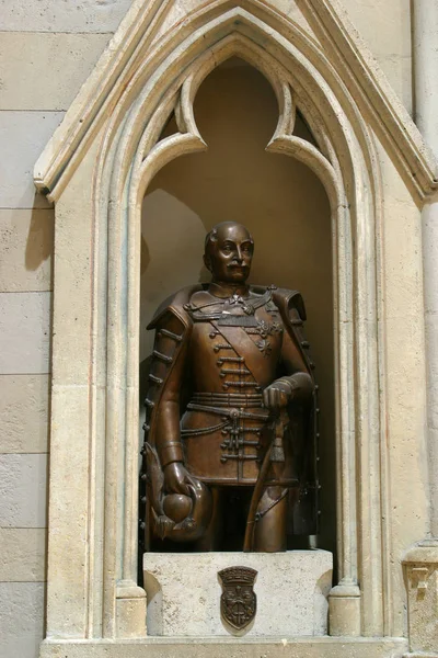 Count Josip Jelacic, Meryem Varsayım adanmış Zagreb Katedrali heykeli