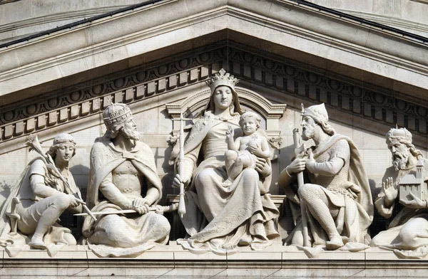 Tympanon Bas Relief Visar Jungfru Maria Och Ungerska Helgon Sankt — Stockfoto