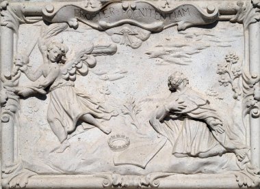 David'in itiraz kabartma Holy Trinity veba sütunda Budapeşte, Macaristan'da Matthias Kilisesi önünde