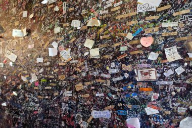 Duvar severler Juliet'in evde Verona, İtalya için gelen iletilerin tam