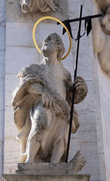 Posąg Świętego Jana Chrzciciela Wszystko Morowy Najświętszej Trójcy Przed Kościół — Zdjęcie stockowe