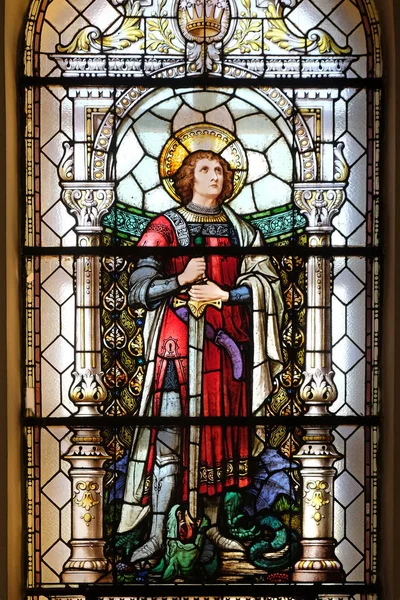 圣乔治 彩绘玻璃窗口在圣马丁教堂在萨格勒布 克罗地亚 — 图库照片