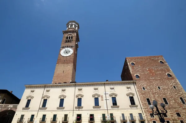 Torre Dei Lamberti Medieval Tower Lamberti Century Piazza Delle Erbe — Stock Photo, Image
