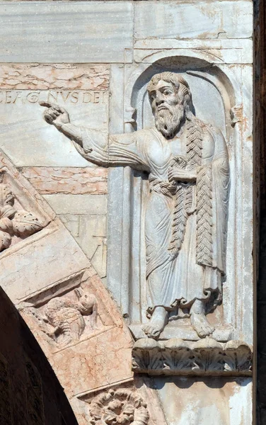 Saint Oliver Statue Sur Portail Cathédrale Dédiée Bienheureuse Vierge Marie — Photo