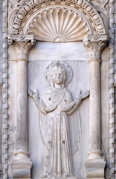 聖母マリア マルコ寺院 マルコ広場ヴェネツィア イタリア ユネスコ世界遺産の北側の Aedicule — ストック写真