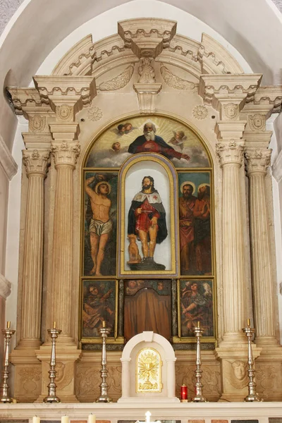 コルチュラ島 クロアチア ポレッチのサンロック教会の主祭壇 — ストック写真