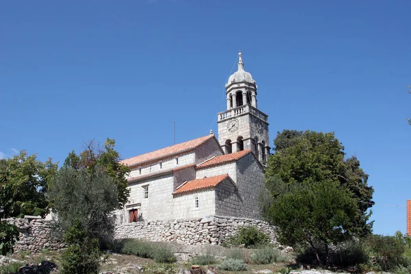 Zrnovo クロアチアの聖マーティン教会 — ストック写真